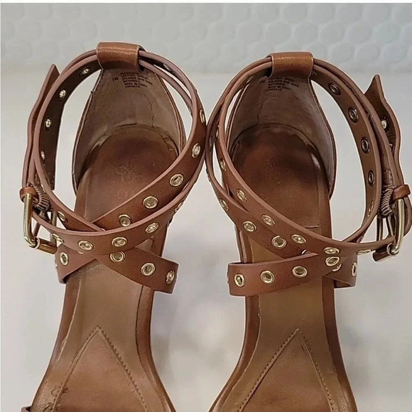 ISOLA DAMAR BROWN HEELED SANDAL WRAP AROUND STRAPS WITH GROMMET DETAIL SIZE 7.5 - Picture 2 of 15